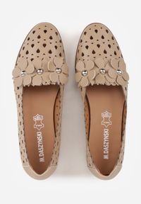 Born2be - Beżowe Ażurowe Półbuty w Stylu Mokasynów ze Skóry Naturalnej z Kwiatami 3D Uriloria. Okazja: na co dzień, do pracy. Kolor: beżowy. Materiał: skóra. Szerokość cholewki: normalna. Wzór: ażurowy, kwiaty. Sezon: wiosna, lato. Styl: casual, klasyczny, elegancki #3