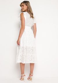 Born2be - Biała Ażurowa Sukienka z Falbanką o Rozkloszowanym Kroju Lirvolia. Okazja: na co dzień, na imprezę. Kolor: biały. Długość rękawa: krótki rękaw. Wzór: ażurowy. Sezon: lato. Typ sukienki: rozkloszowane. Styl: casual #7