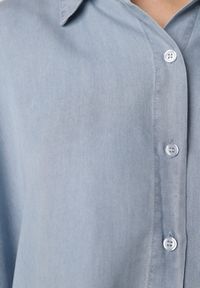 Born2be - Jasnoniebieska Nietoperzowa Koszula Oversize z Wiskozą z Rękawami 3/4 Mathei. Okazja: na co dzień. Typ kołnierza: kołnierzyk klasyczny. Kolor: niebieski. Materiał: wiskoza. Wzór: gładki. Sezon: lato. Styl: casual, klasyczny #4