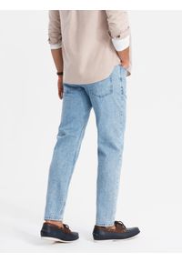 Ombre Clothing - Marmurkowe męskie spodnie jeansowe CARROT FIT – jasnoniebieskie V1 OM-PADP-0225 - XXL. Kolor: niebieski. Materiał: jeans. Styl: klasyczny, retro #3