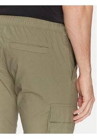 Calvin Klein Jeans Joggery J30J327614 Zielony Skinny Fit. Kolor: zielony. Materiał: bawełna
