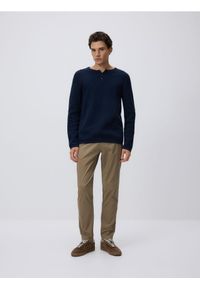 Reserved - Strukturalny sweter z bawełny - granatowy. Kolor: niebieski. Materiał: bawełna