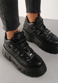Renee - Czarne Sneakersy Nalora. Nosek buta: okrągły. Kolor: czarny. Szerokość cholewki: normalna. Wzór: aplikacja #5