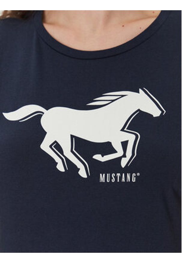 Mustang T-Shirt Loa 1016136 Granatowy Slim Fit. Kolor: niebieski. Materiał: bawełna