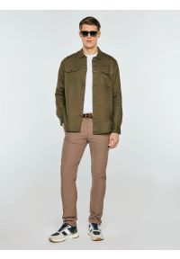 Big-Star - Lniana koszula męska khaki Workelin 303. Okazja: na co dzień. Kolor: zielony. Materiał: len. Długość rękawa: krótki rękaw. Styl: casual #3