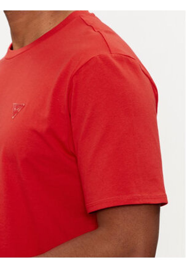 Guess T-Shirt F3GI00 K8HM0 Czerwony Regular Fit. Kolor: czerwony. Materiał: bawełna