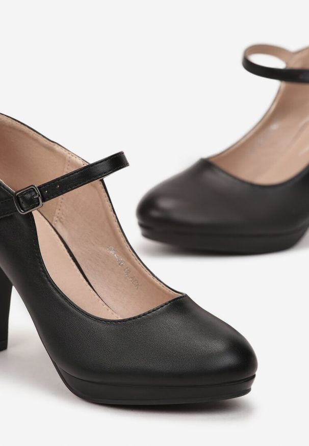 Renee - Czarne Czółenka na Słupku z Zapięciem Remsane. Kolor: czarny. Obcas: na słupku. Styl: elegancki