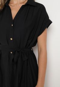 Born2be - Czarna Koszulowa Sukienka na Guziki z Materiałowym Paskiem w Talii Qisofia. Okazja: na co dzień, na imprezę. Typ kołnierza: dekolt w kształcie V. Kolor: czarny. Materiał: materiał. Typ sukienki: koszulowe. Styl: casual, elegancki, klasyczny #7
