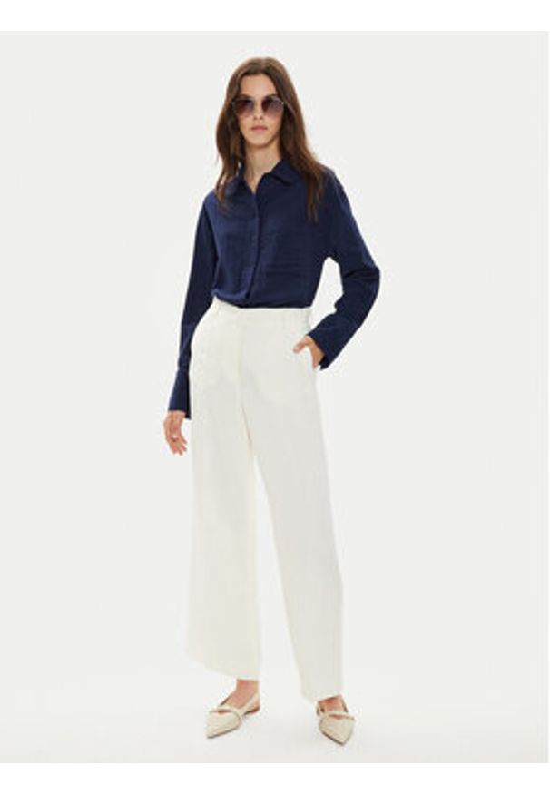 Gina Tricot Koszula 22624 Granatowy Loose Fit. Kolor: niebieski. Materiał: bawełna