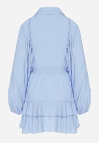 Born2be - Jasnoniebieska Sukienka Ozdobiona Paskiem i Falbanami Divilena. Okazja: na co dzień. Kolor: niebieski. Materiał: jeans. Wzór: aplikacja. Styl: casual, elegancki #5