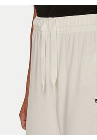BOSS - Boss Spodnie dresowe 50520148 Écru Relaxed Fit. Materiał: bawełna