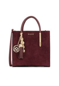 Kazar - Bordowa torebka z łączonych skór ozdobiona złotą zawieszką. Kolor: czerwony. Wzór: aplikacja. Materiał: zamszowe, skórzane. Styl: elegancki #1