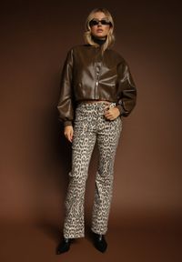 Renee - Panterkowe Panterkowe Jeansy Typu Dzwony z Bawełny High Waist Soparae. Okazja: na co dzień. Stan: podwyższony. Wzór: motyw zwierzęcy. Styl: casual