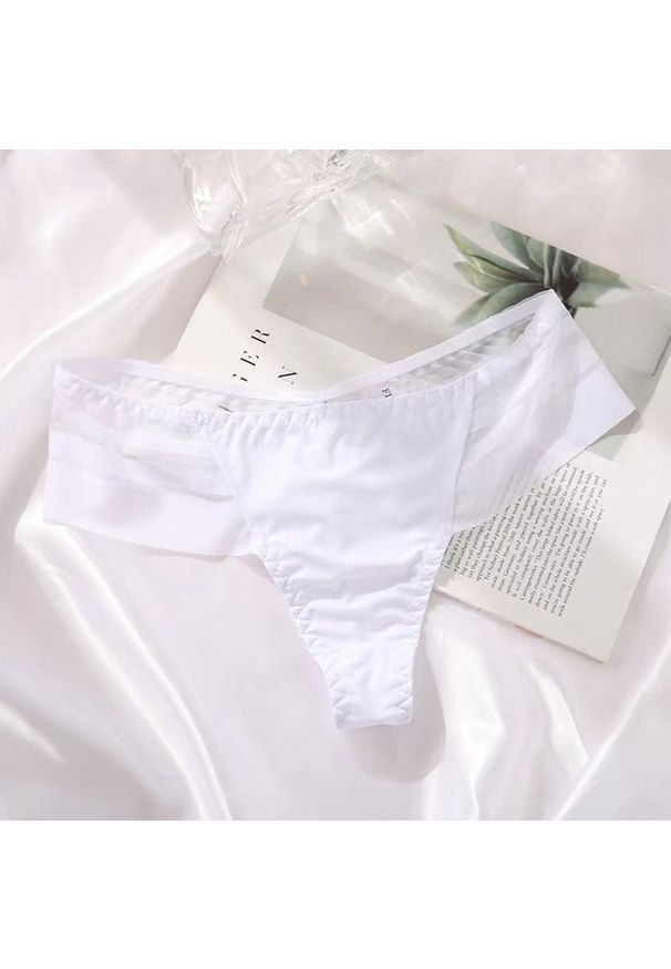 Intica - Majtki z siateczką geometryczną dla codziennej elegancji Alline. Kolor: biały. Materiał: materiał. Wzór: geometria