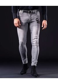 GUNS & TUXEDOS - Szare spodnie jeansowe Grauer Pass. Kolor: szary. Wzór: aplikacja