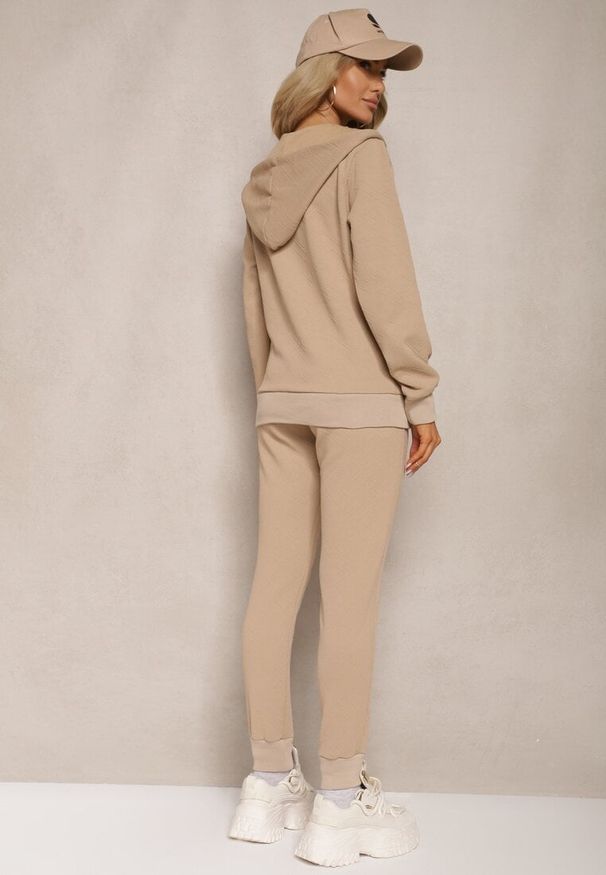 Renee - Ciemnobeżowy Casualowy Komplet Dresowy z Domieszką Bawełny Bluza z Kapturem i Spodnie Joggery Sineva. Kolor: beżowy. Materiał: dresówka, bawełna