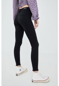 Vero Moda jeansy Peach damskie medium waist. Kolor: czarny #2