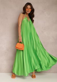 Renee - Zielona Sukienka Mellastis. Kolor: zielony. Materiał: satyna. Długość rękawa: bez rękawów. Typ sukienki: rozkloszowane. Długość: maxi