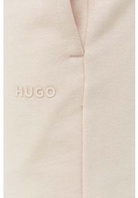 Hugo - HUGO dres bawełniany kolor beżowy. Kolor: beżowy. Materiał: bawełna, dresówka #6