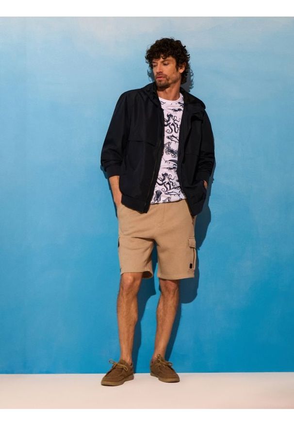 Sinsay - Bawełniane szorty cargo - beżowy. Kolor: beżowy. Materiał: bawełna