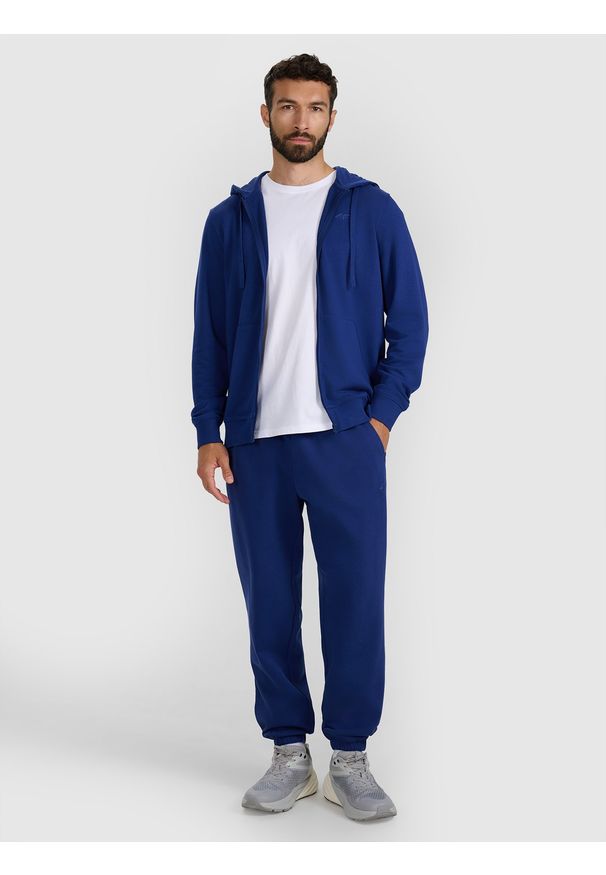 4f - 4F Spodnie dresowe joggery męskie - granatowe 3XL. Kolor: niebieski. Materiał: dresówka. Wzór: gładki, ze splotem