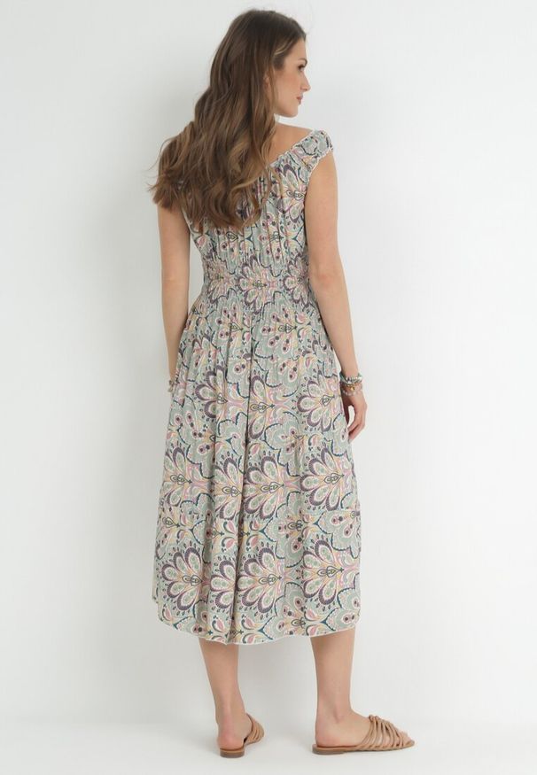 Born2be - Miętowo-Różowa Rozkloszowana Sukienka Midi na Szerokich Ramiączkach z Gumkami w Pasie Anelanie. Typ kołnierza: kołnierz z falbankami. Kolor: miętowy. Długość rękawa: na ramiączkach. Wzór: aplikacja, kwiaty. Długość: midi