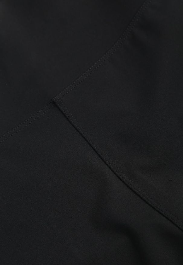 Renee - Czarne Klasyczne Legginsy High Waist z Zapiętkami Gavasa. Okazja: na co dzień. Stan: podwyższony. Kolor: czarny. Długość: krótkie. Styl: klasyczny