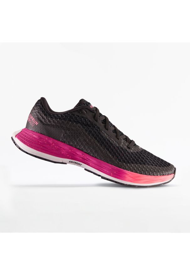 KIPRUN - Buty Do Biegania Kiprun Kd500 Damskie. Kolor: różowy, czarny, wielokolorowy. Wzór: geometria. Sport: bieganie