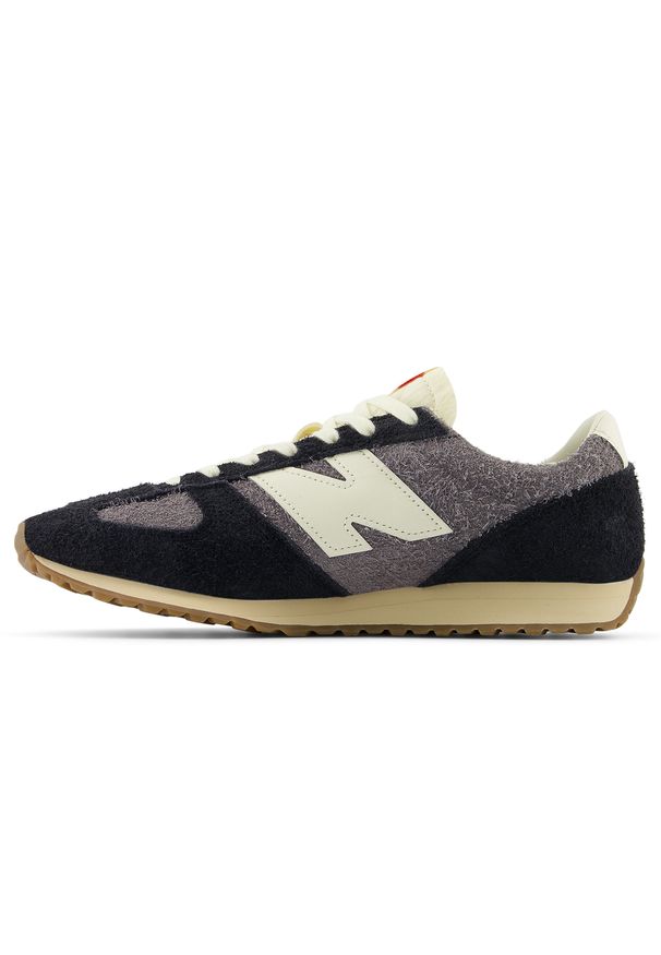 Buty unisex New Balance U471PSD – czarne. Kolor: czarny. Materiał: zamsz, materiał, syntetyk. Szerokość cholewki: normalna. Wzór: jodełka. Sezon: lato