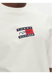 TOMMY HILFIGER - Tommy Hilfiger T-Shirt F1 Movie MW0MW41391 Biały Regular Fit. Kolor: biały. Materiał: bawełna #4