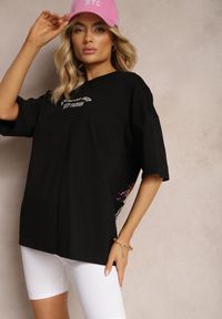 Renee - Czarny Bawełniany T-shirt o Fasonie Oversize z Nadrukiem na Przodzie Lisitha. Kolor: czarny. Materiał: bawełna. Wzór: nadruk