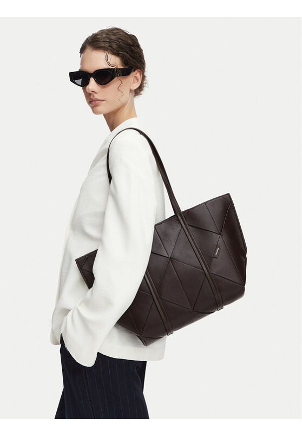 Calvin Klein Torebka Woven Medium Carryall LV04F3548G Brązowy. Kolor: brązowy. Materiał: skórzane
