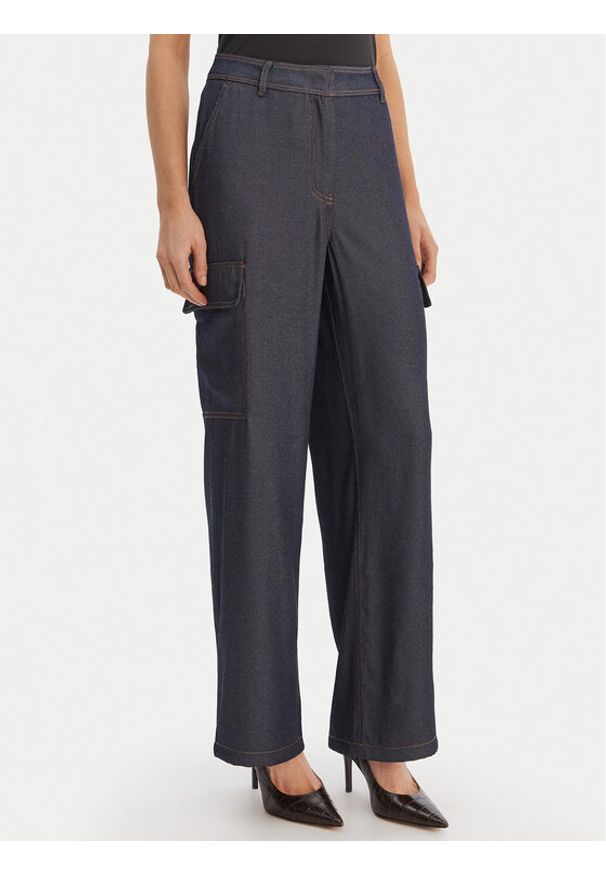 Guess Spodnie materiałowe W6RB65 WL842 Granatowy Regular Fit. Kolor: niebieski. Materiał: syntetyk