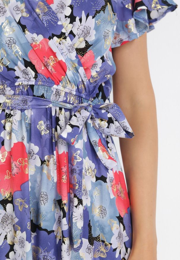 Born2be - Niebiesko-Czerwona Rozkloszowana Sukienka z Metaliczną Nitką i Wiązanym Paskiem Noldan. Kolor: niebieski. Materiał: materiał, tkanina, wiskoza. Wzór: kwiaty