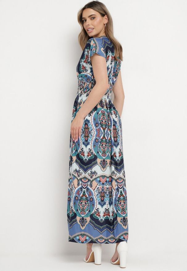 Born2be - Niebieska Sukienka Maxi w Stylu Boho z Elastycznej Wiskozy Arnevia. Okazja: na co dzień. Kolor: niebieski. Materiał: wiskoza. Typ sukienki: proste. Styl: boho. Długość: maxi
