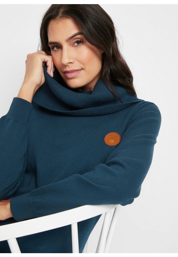 bonprix - Sweter z dzianiny o splocie drobnych oczek, z szerokim golfem. Typ kołnierza: golf. Kolor: niebieski. Materiał: dzianina. Wzór: ze splotem