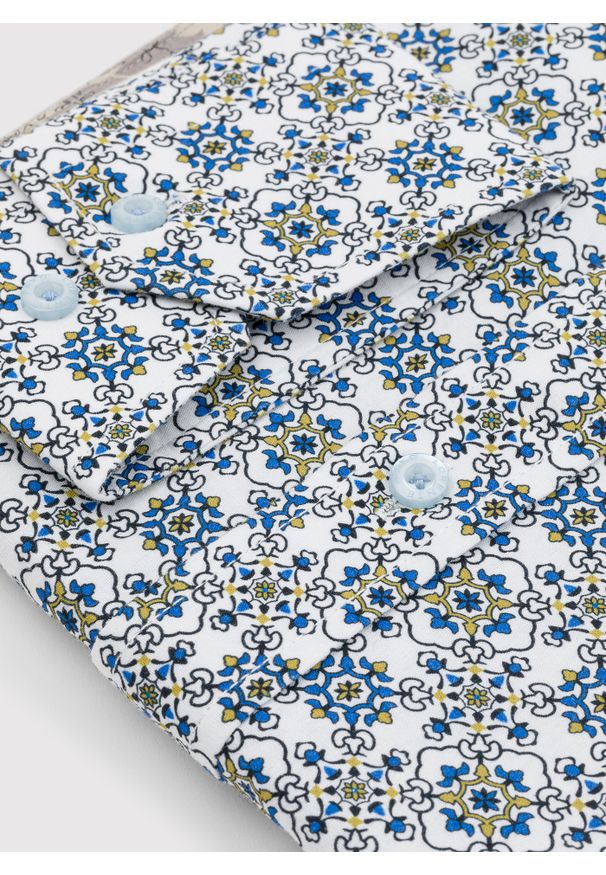 Pako Lorente - PAKO LORENTE – Koszula w kolorze białym w oryginalny wzór. Okazja: na co dzień. Kolor: biały. Styl: casual