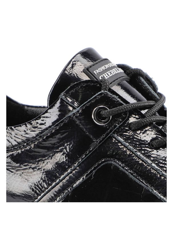 CheBello - Czarne Sneakersy Damskie Chebello Stylowe Półbuty. Okazja: na co dzień, na spacer. Kolor: czarny. Materiał: lakier, skóra. Szerokość cholewki: normalna. Obcas: na koturnie. Styl: elegancki