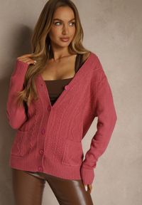 Renee - Ciemnoróżowy Kardigan z Bawełną i Tłoczonym Wzorem Reisina. Okazja: na co dzień. Kolor: różowy. Materiał: bawełna. Styl: casual, elegancki #1