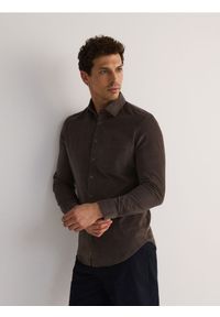 Reserved - Bawełniana koszula slim fit - brązowy. Kolor: brązowy. Materiał: bawełna #1