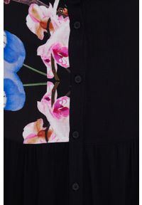 Desigual spódnica kolor czarny midi rozkloszowana. Kolor: czarny. Materiał: tkanina, bawełna
