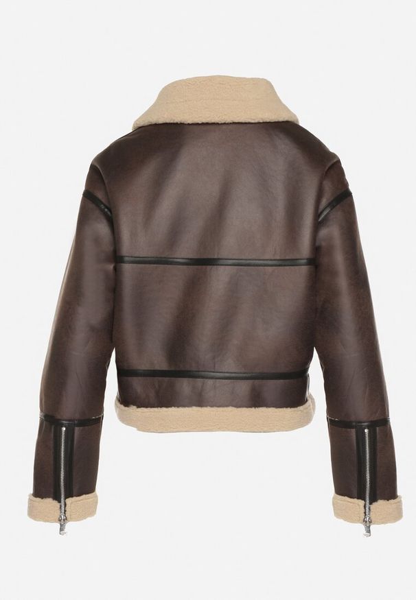 Born2be - Brązowa Kurtka Biker z Kożuszkiem i Paskiem z Klamerką Zenile. Okazja: na co dzień. Kolor: brązowy. Materiał: jeans, poliester, dzianina. Wzór: aplikacja. Styl: klasyczny, elegancki, casual, rockowy