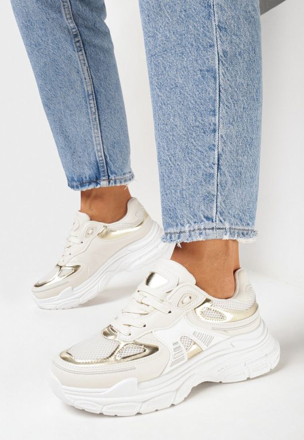 Born2be - Beżowe Sneakersy z Siateczką i Ozdobnymi Wstawkami Nilveri. Kolor: beżowy