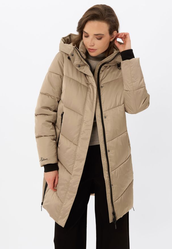 Volcano - Długi płaszcz J-DILA. Okazja: na co dzień. Kolekcja: plus size. Kolor: beżowy. Materiał: włókno, poliester, materiał. Długość: długie. Sezon: zima. Styl: casual