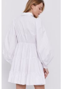 BARDOT - Bardot - Sukienka. Kolor: biały. Materiał: tkanina. Typ sukienki: rozkloszowane #2