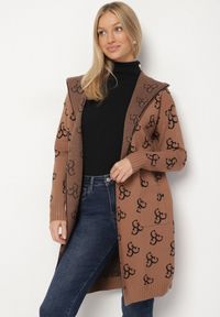 Born2be - Brązowy Kardigan z Geometrycznym Motywem Ralanis. Kolor: brązowy. Materiał: jeans. Wzór: geometria. Styl: elegancki, klasyczny