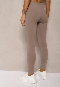 Renee - Ciemnobeżowe Legginsy z Gumką w Talii z Długimi Nogawkami Caleta. Okazja: na co dzień. Kolor: beżowy. Długość: długie. Styl: klasyczny, casual