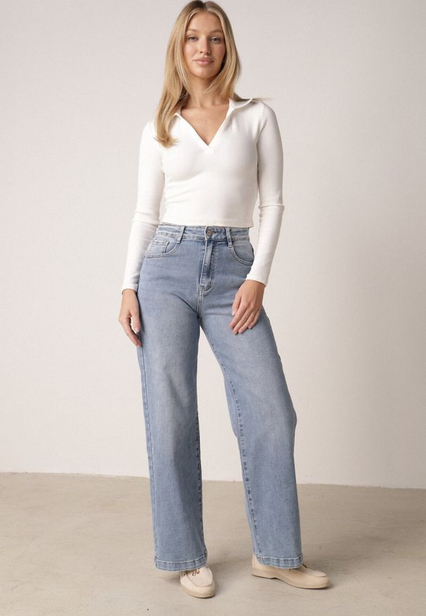 Born2be - Granatowe Klasyczne Jeansy z Bawełną o Szerokim Kroju z Wysokim Stanem Collenneg. Okazja: na spacer, na co dzień, na spotkanie biznesowe, do pracy. Stan: podwyższony. Kolor: niebieski. Styl: klasyczny