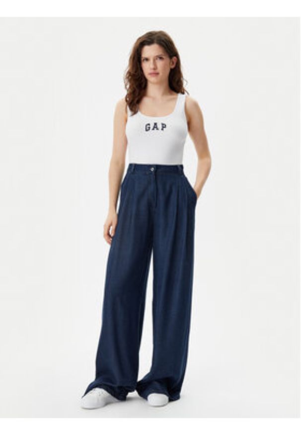 GAP - Gap Top 585421-01 Biały Slim Fit. Kolor: biały. Materiał: bawełna, syntetyk