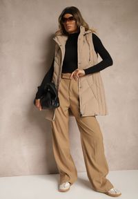 Renee - Ciemnobeżowa Pikowana Kamizelka o Taliowanym Kroju z Kapturem Tulonea. Okazja: na co dzień. Typ kołnierza: kaptur. Kolor: beżowy. Materiał: jeans. Styl: casual #4